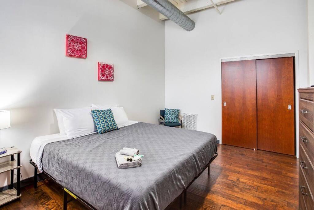 Centric Ny Style Loft W/King Bed Apartment Rochester Exterior photo