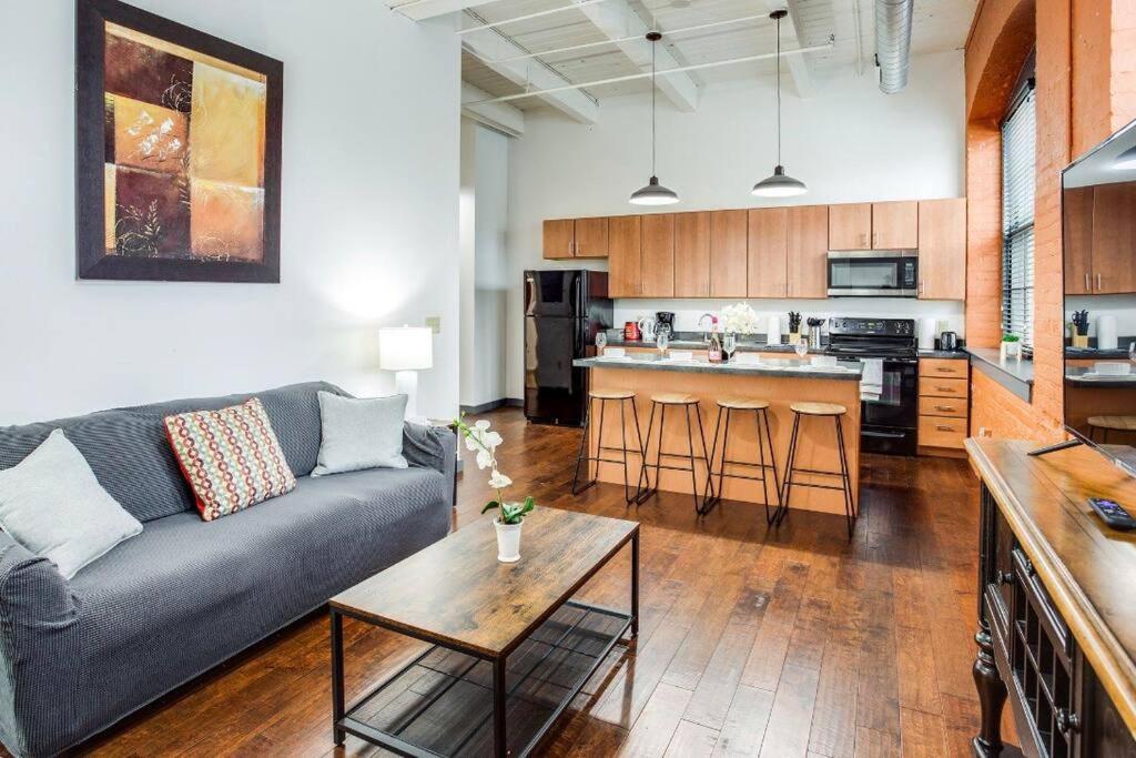 Centric Ny Style Loft W/King Bed Apartment Rochester Exterior photo