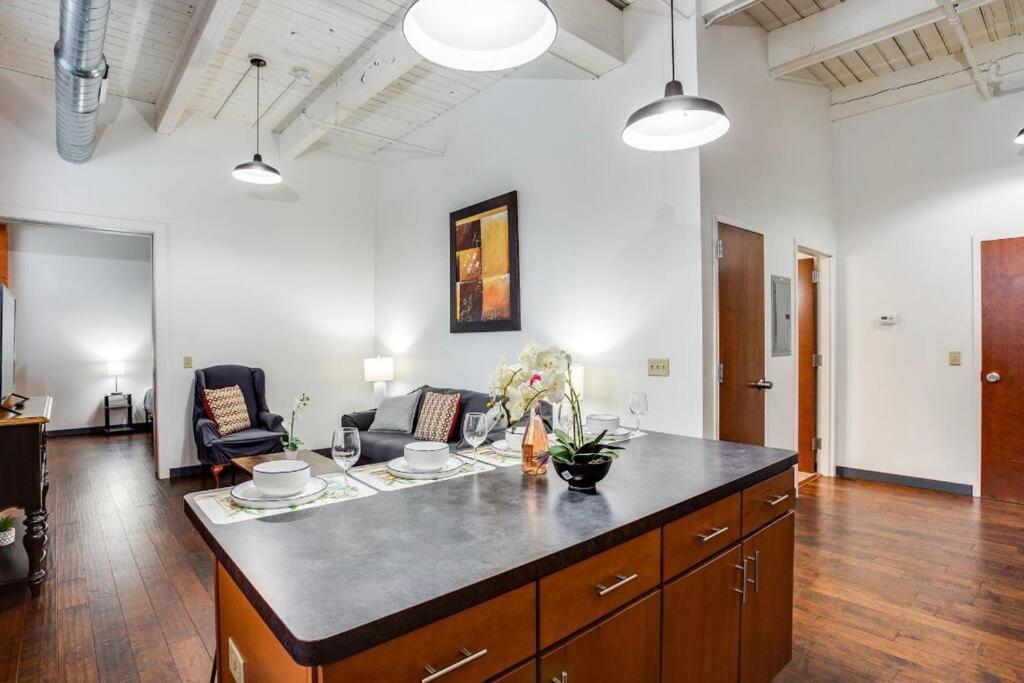 Centric Ny Style Loft W/King Bed Apartment Rochester Exterior photo